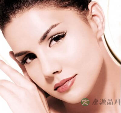 了解女人脸上长斑的原因 斩断长斑源头