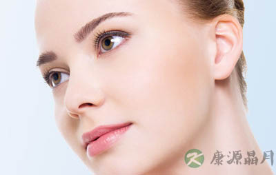 颧骨长斑的原因_什么原因导致颧骨长斑