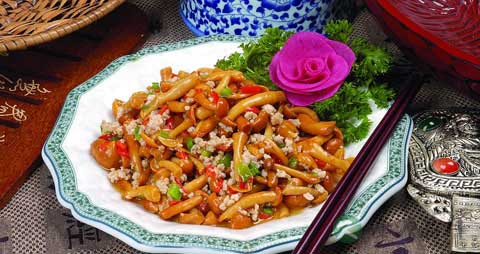 鸡油菌的吃法_哪些人不能吃鸡油菌
