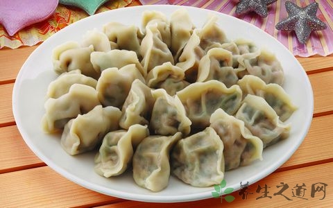 方饺子皮饺子的包法