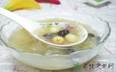 莲子和什么煲汤好