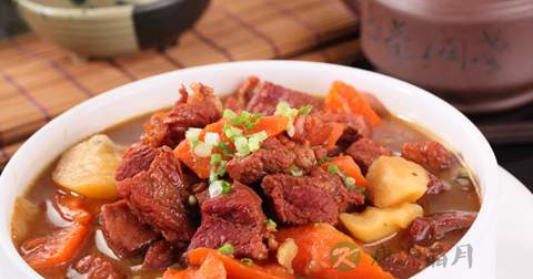 做牛肉炖萝卜放什么调料