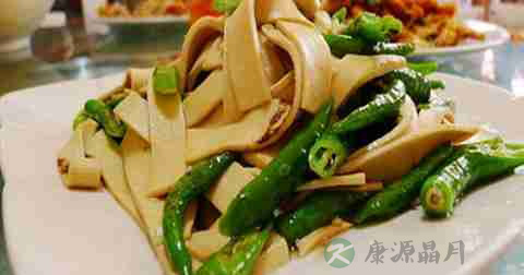 青椒炒白干什么时候放调料