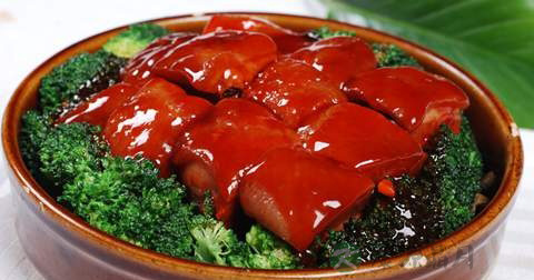 毛氏红烧肉什么时候放调料