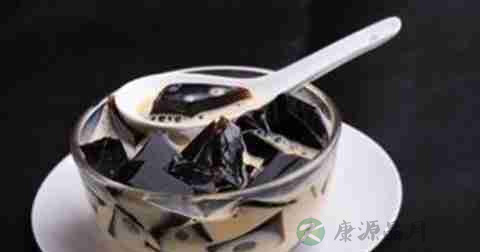 龟苓膏什么时候放调料