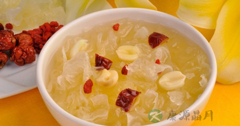 银耳莲子羹怎么做最有营养