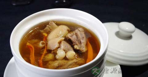 熬鸽子汤用什么锅