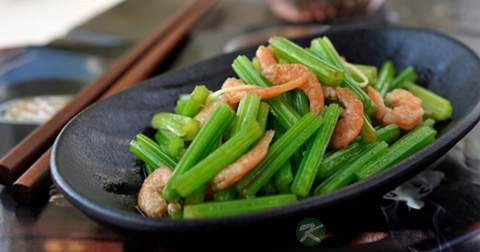 虾米拌芹菜什么时候放调料