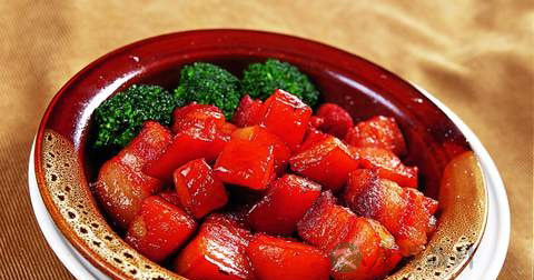 红烧肉什么时候放调料