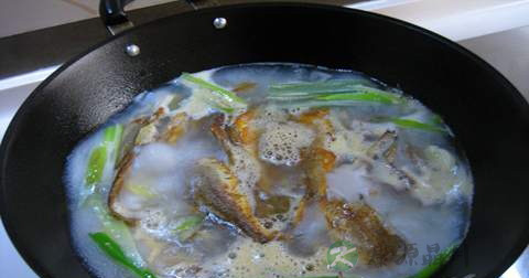 黄鱼豆腐羹什么时候放调料