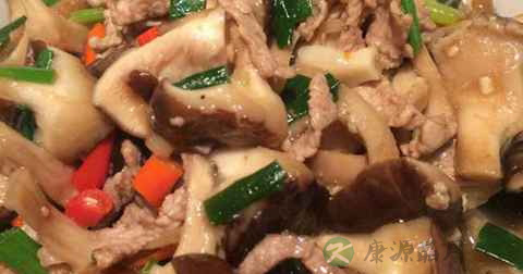 茶树菇炒肉什么时候放调料