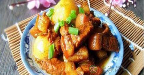 做土豆红烧肉放什么调料