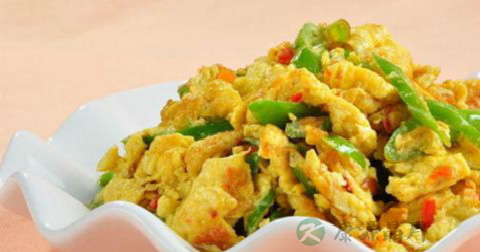 青椒炒鸡蛋用什么油