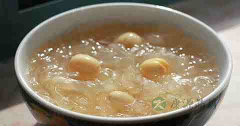 做银耳莲子羹放什么调料