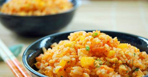 泡菜炒饭什么时候放调料
