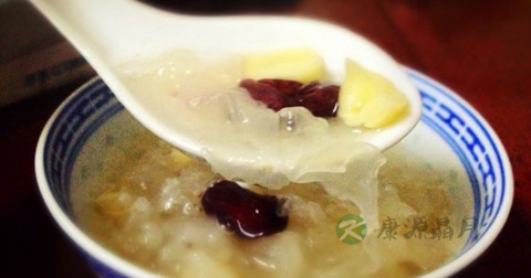 银耳莲子羹怎么做最有营养