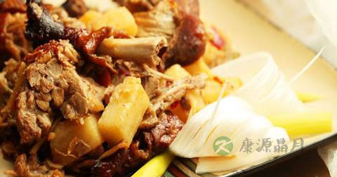 南荠烧鸭丁什么时候放调料