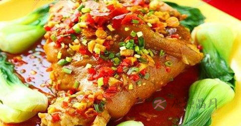 做豆瓣肘子放什么调料