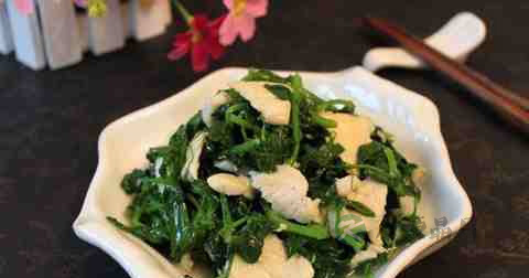 豆苗山鸡片什么时候放调料