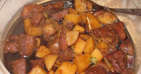 土豆炖肉可以加什么配菜