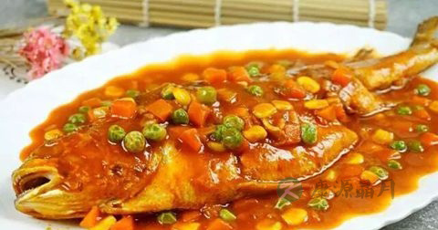 炖鱼配什么青菜好