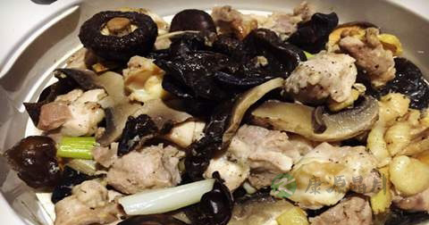 冬菇蒸鸡什么时候放调料