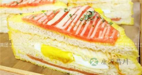 三明治什么时候放调料