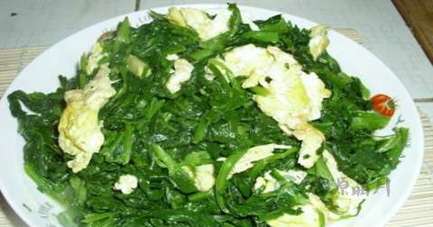 做菠菜炒鸡蛋放什么调料
