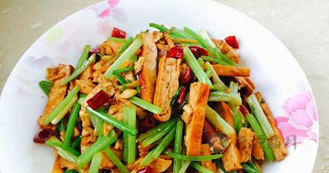 芹菜香干什么时候放调料