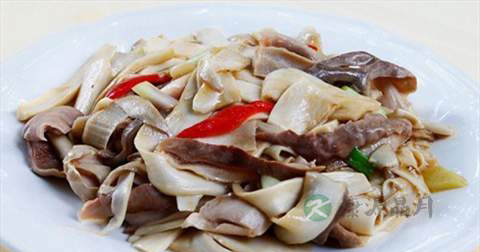 鸡腿菇炒豆腐什么时候放调料