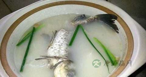 青蒜鲤鱼汤什么时候放调料