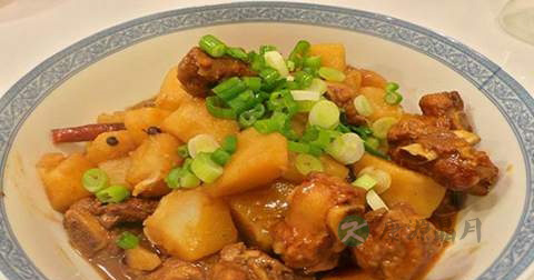 做土豆炖排骨放什么调料