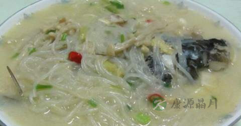 做金针菇鱼头汤放什么调料
