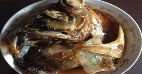 红烧鱼头什么时候放调料