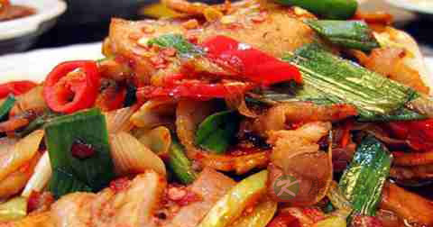 做包菜回锅肉放什么调料