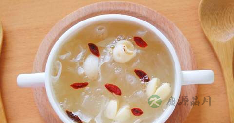 银耳莲子羹什么时候放调料