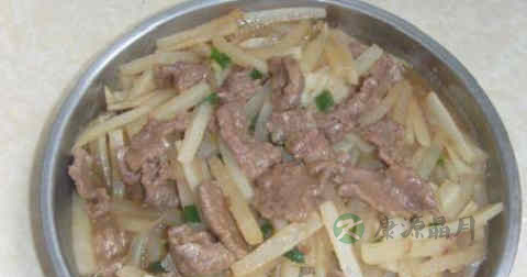 白萝卜丝炒牛肉要不要放姜