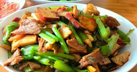 做芹菜香干炒肉放什么调料