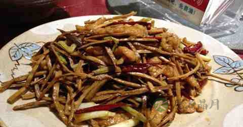 茶树菇炒肉的营养价值