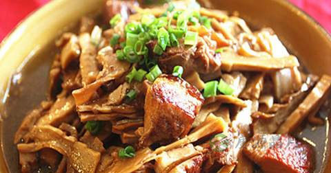 做笋干烧肉放什么调料