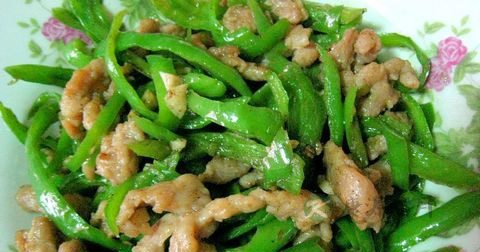 青椒炒肉丝用什么油