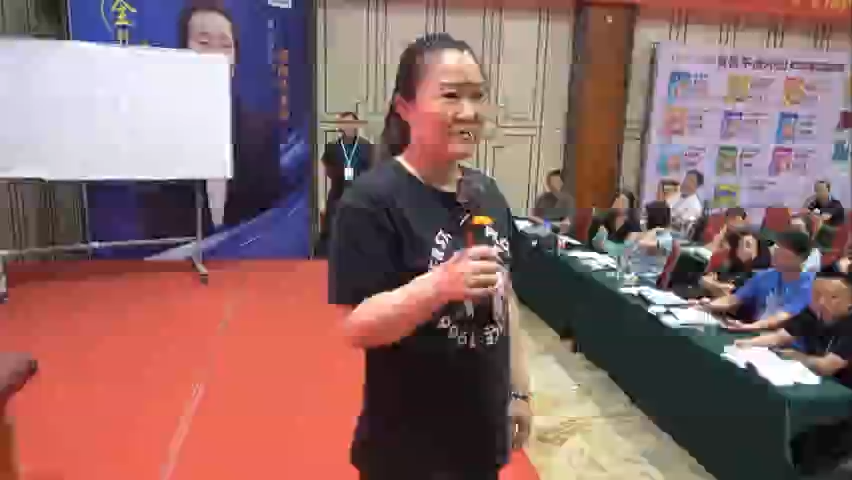 膝关节下楼梯痛，精准教学，一看就会！