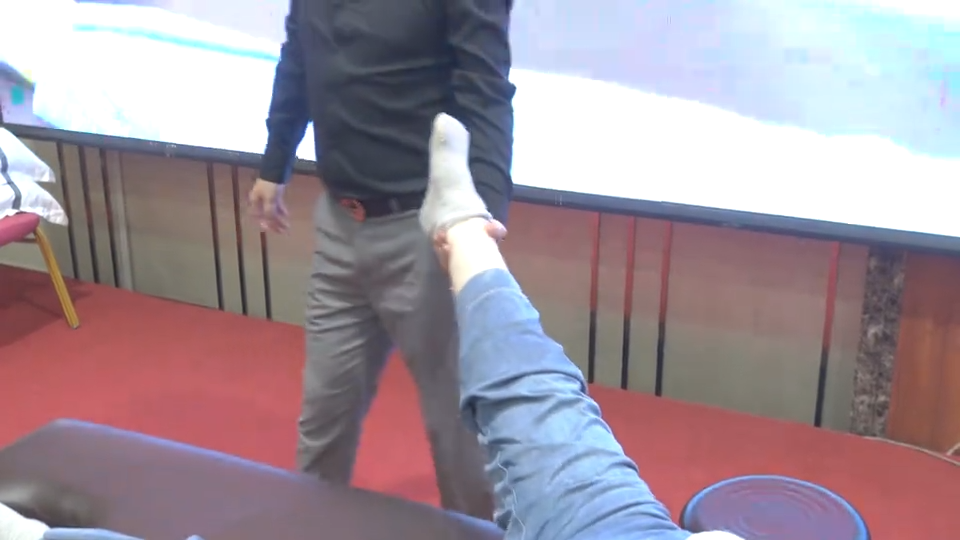 髋关节、股骨头，这个手法，轻松搞定！